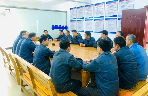 Craftsman spirit writing responsibility-remember the maintenance team of Anyuan pipeline production workshop